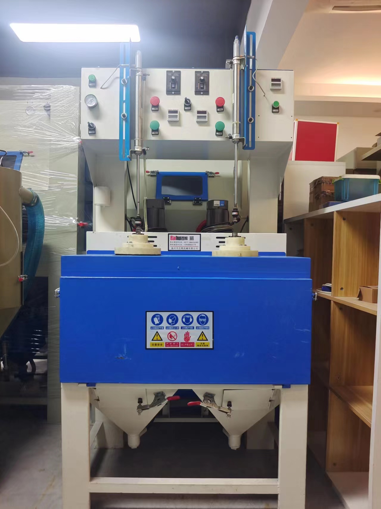 BH-PS9060雙工位內(nèi)壁噴砂機